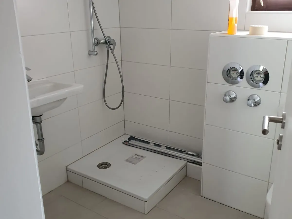 Neues Duschbad nach der Sanierung
