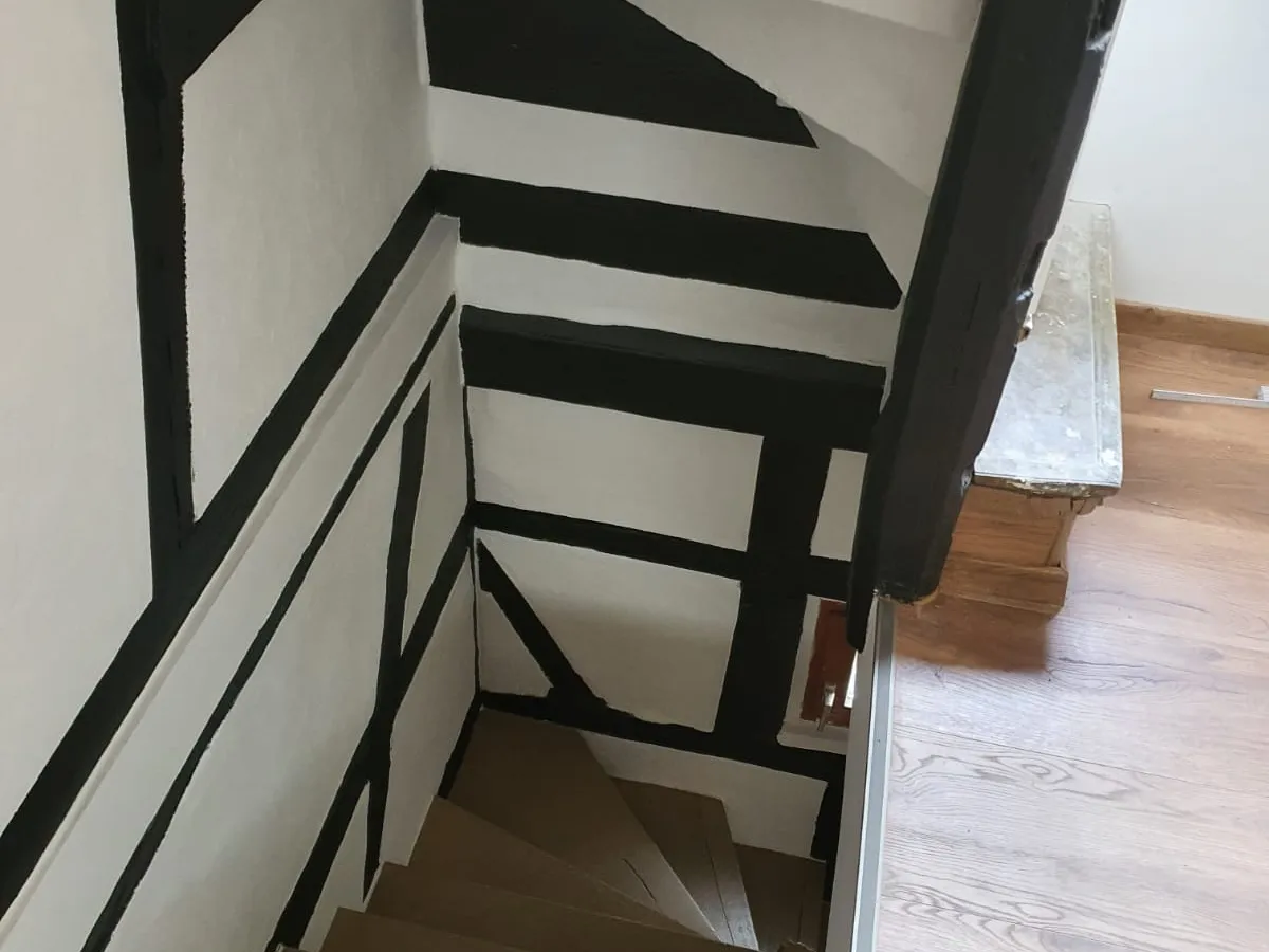 Treppenaufgang nach der Sanierung